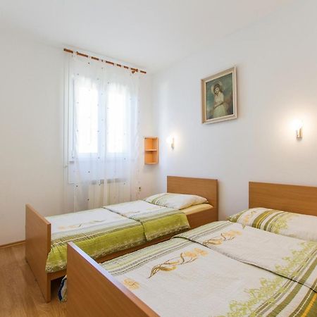 Apartments With A Parking Space Vinez, Labin - 11851 Экстерьер фото