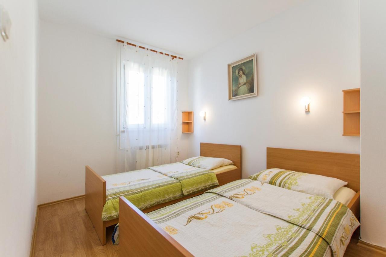 Apartments With A Parking Space Vinez, Labin - 11851 Экстерьер фото